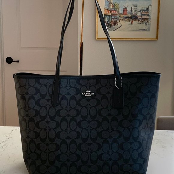 Coach Signature City Tote in Signature Graphite/Black